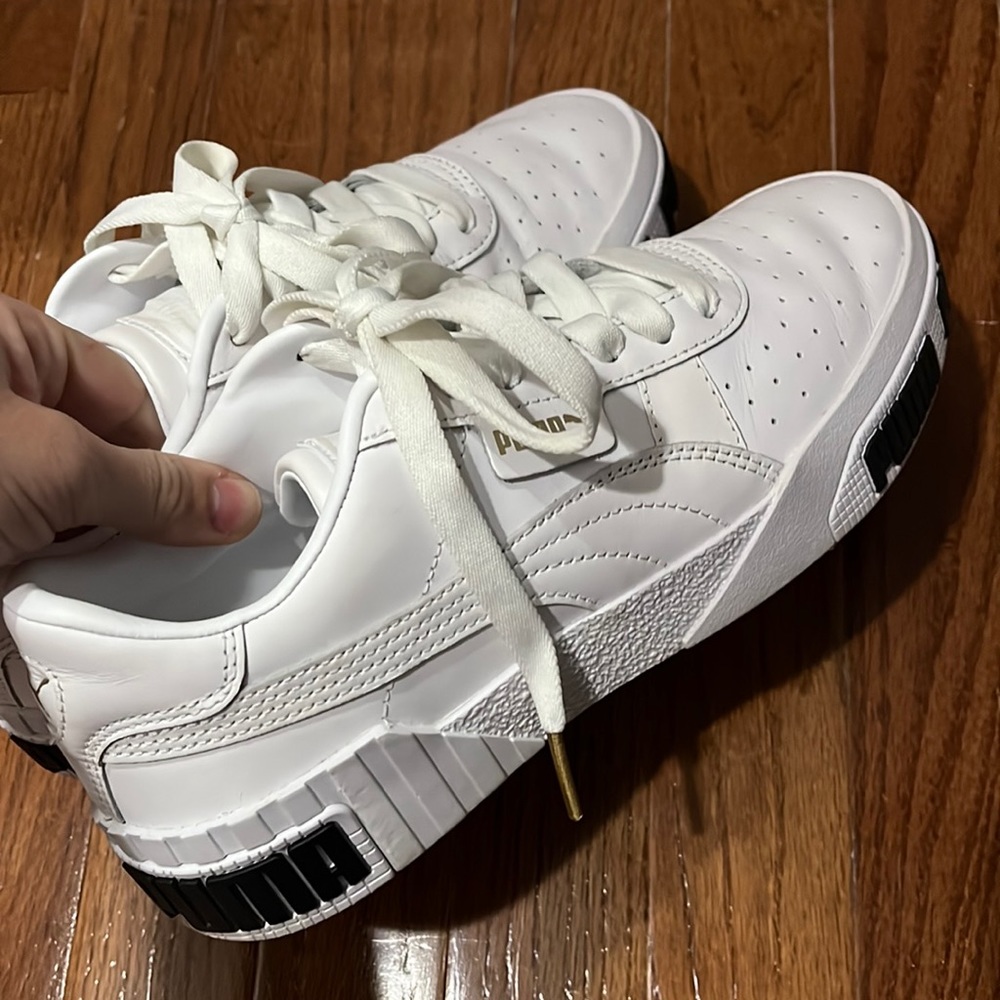 Womens size 7.5 cali puma